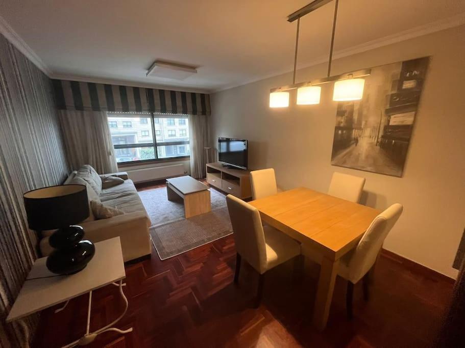 Piso En Bouzas Con Vistas A La Ria Apartment Vigo Bagian luar foto