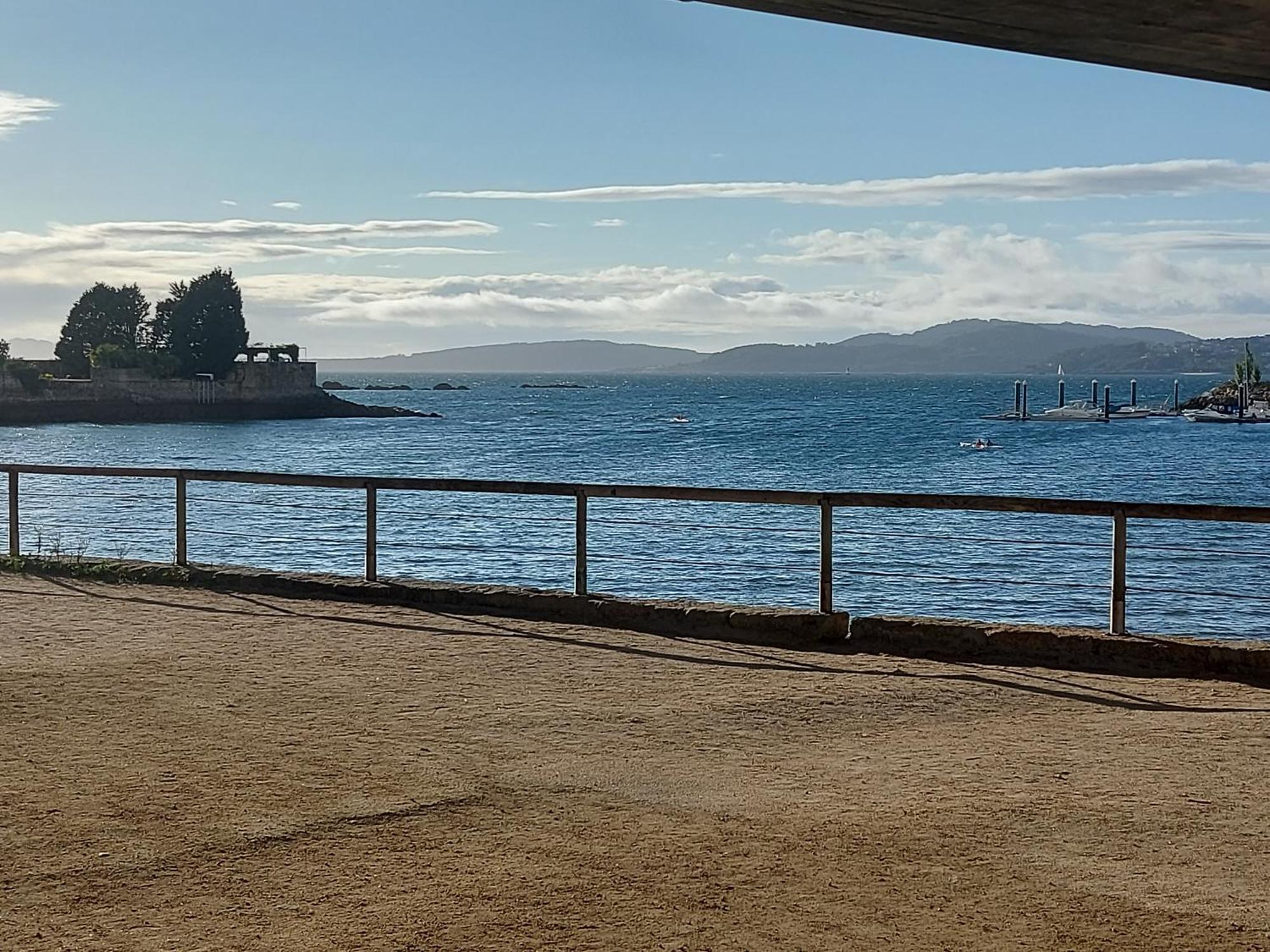 Piso En Bouzas Con Vistas A La Ria Apartment Vigo Bagian luar foto
